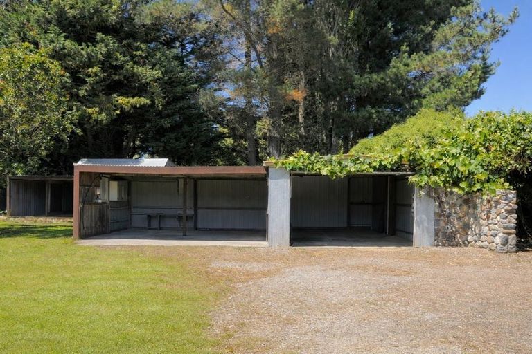 Photo of property in 132 Bradshaws Road, Waimate, 7980