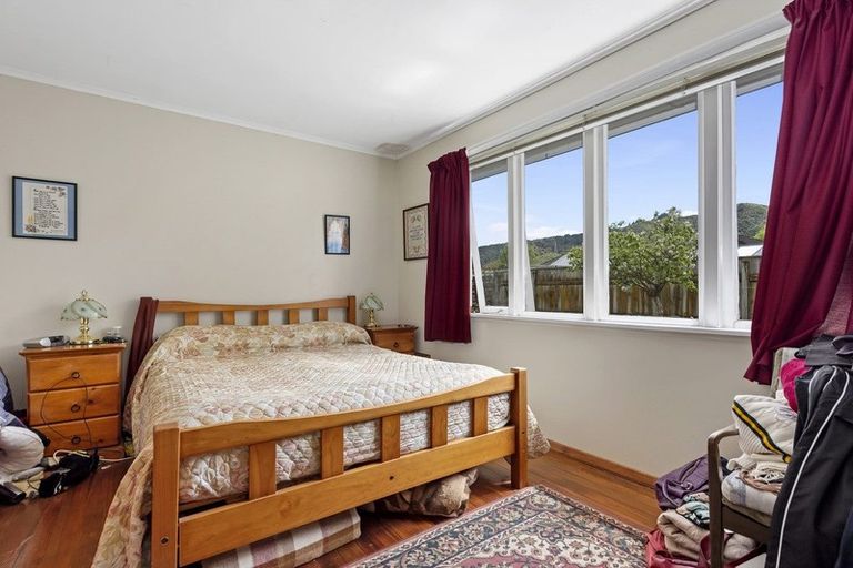 Photo of property in 49 Totara Park Road, Clouston Park, Upper Hutt, 5018