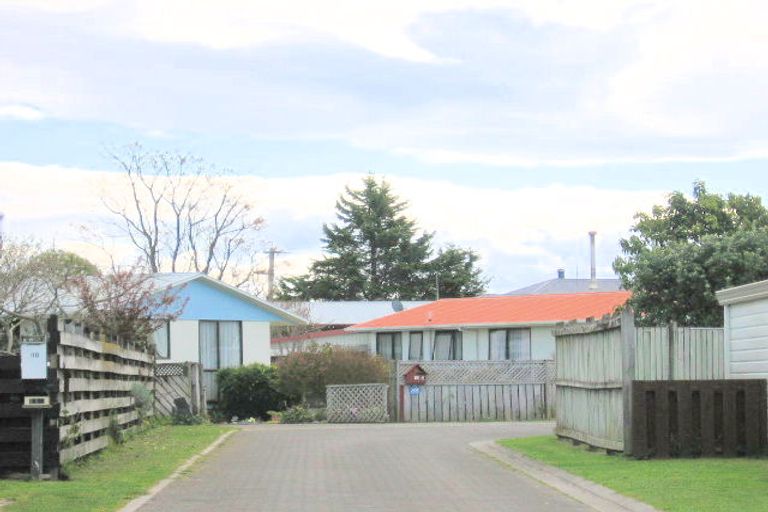 Photo of property in 15 Longstead Avenue, Papamoa Beach, Papamoa, 3118