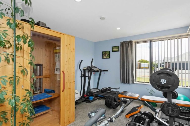 Photo of property in 22 Sea Eagles Place, North New Brighton, Christchurch, 8083