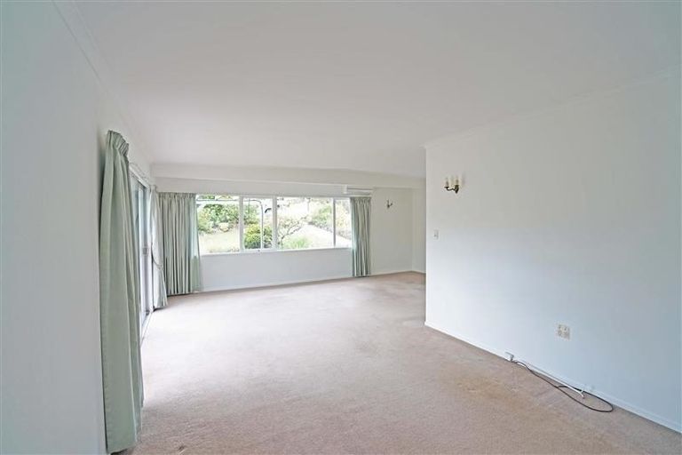 Photo of property in 8 Nicholson Place, Hillcrest, Auckland, 0627