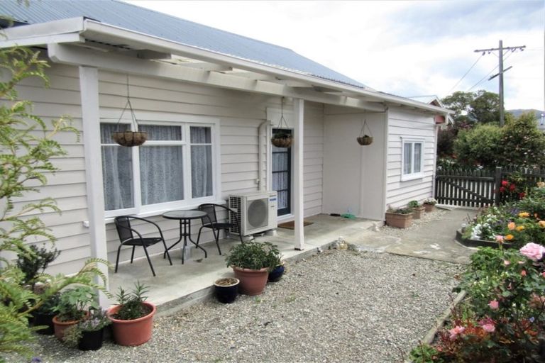 Photo of property in 32 Innes Street, Waimate, 7924