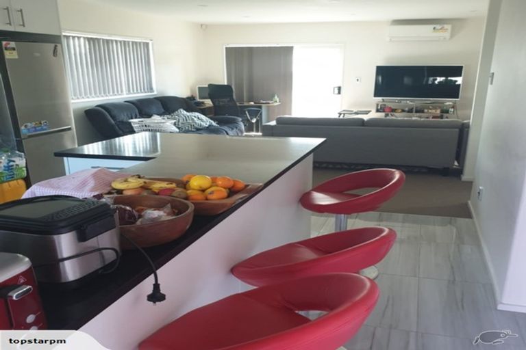 Photo of property in 13 Sohum Place, Manukau, Auckland, 2104