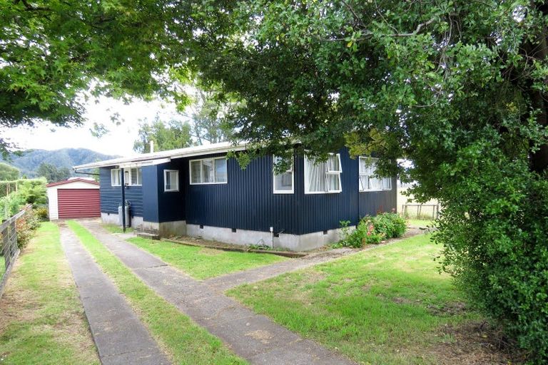 Photo of property in 14 Crampton Road, Reefton, 7830