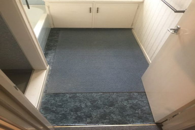 Photo of property in 1/28 Sequoia Place, Sunnynook, Auckland, 0620