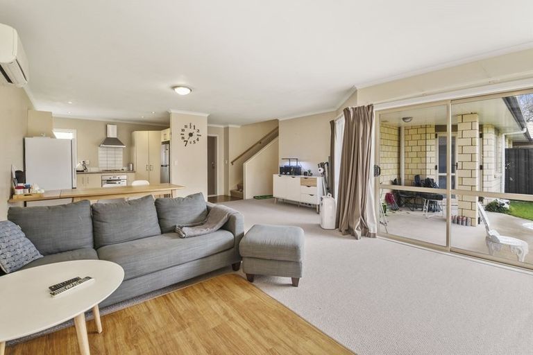 Photo of property in 33/64 Kawaha Point Road, Kawaha Point, Rotorua, 3010