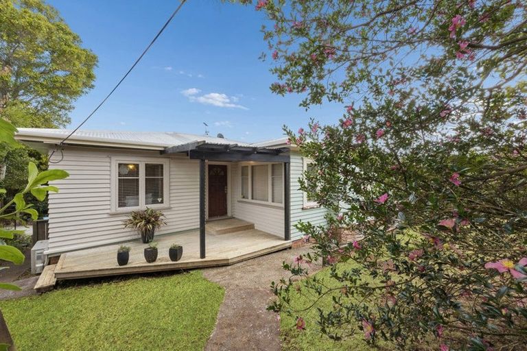Photo of property in 3 Grendon Road, Titirangi, Auckland, 0604