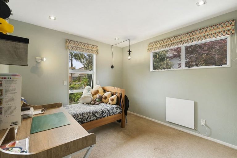 Photo of property in 3 Augusta Place, Forrest Hill, Auckland, 0620