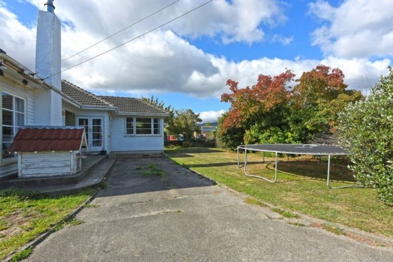 Photo of property in 5 Camp Street, Silverstream, Upper Hutt, 5019