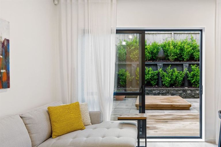 Photo of property in 136b Tiriwa Drive, Massey, Auckland, 0614