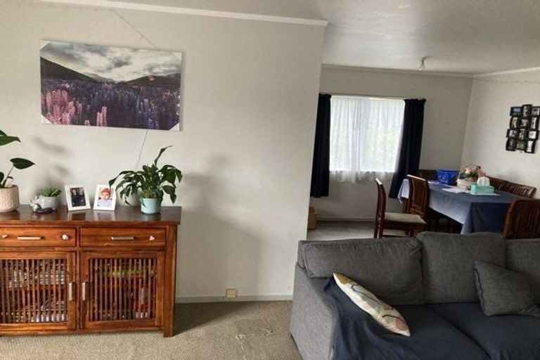 Photo of property in 5 Meadowvale Rise, Titirangi, Auckland, 0604