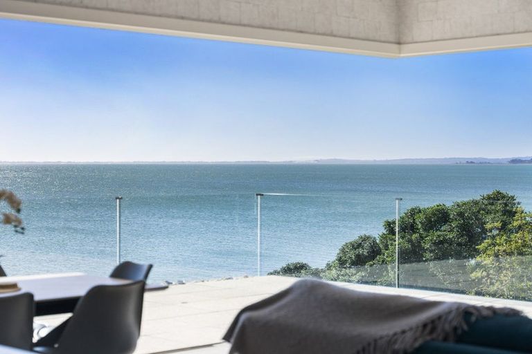 Photo of property in 16 Crispe Road, Clarks Beach, 2122