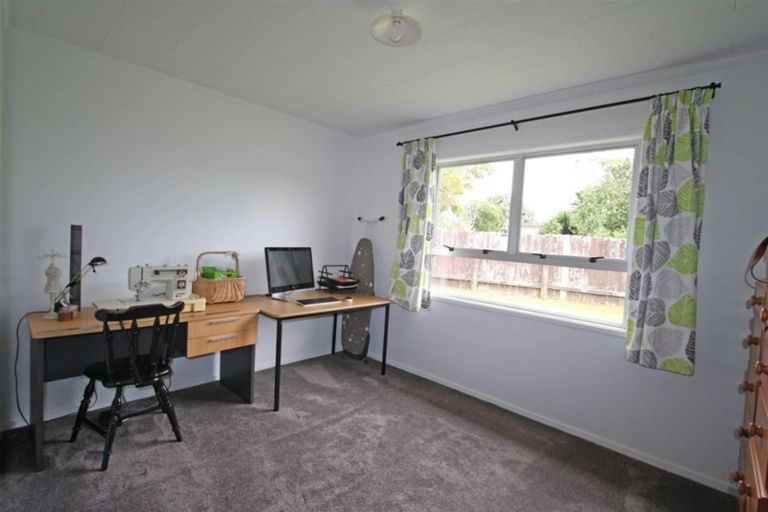 Photo of property in 16b Trimble Place, Bell Block, New Plymouth, 4312