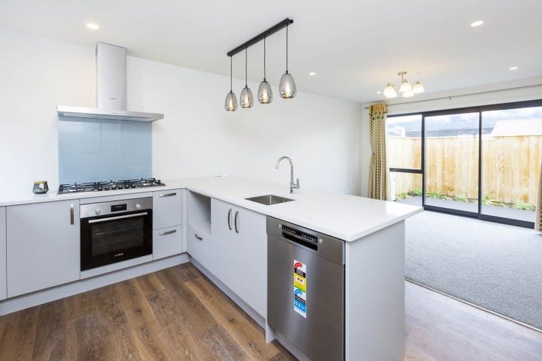 Photo of property in 4/6 Exchange Street, Ebdentown, Upper Hutt, 5018