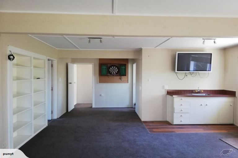 Photo of property in 163 Tutere Street, Waikanae Beach, Waikanae, 5036