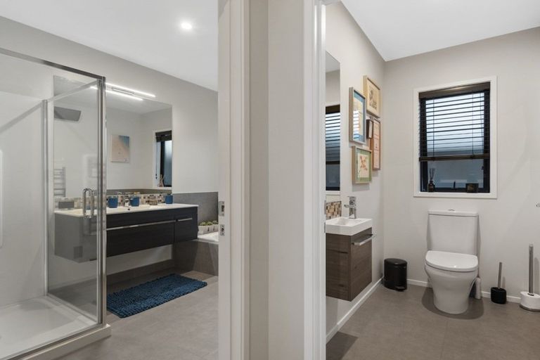 Photo of property in 82 Awataha Crescent, Pyes Pa, Tauranga, 3110