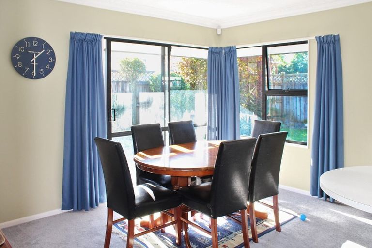 Photo of property in 15a Phoenix Avenue, Hokowhitu, Palmerston North, 4410
