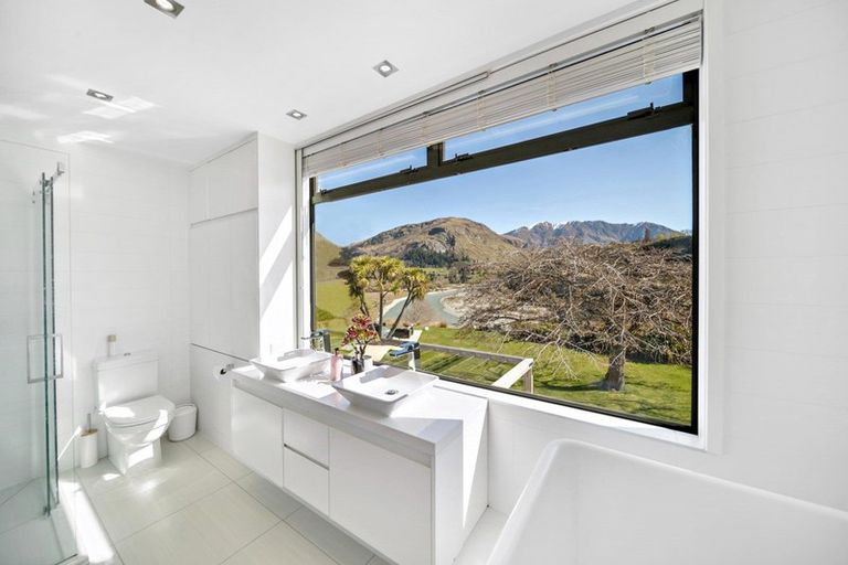 Photo of property in 310 Tucker Beach Road, Queenstown Hill, Queenstown, 9371