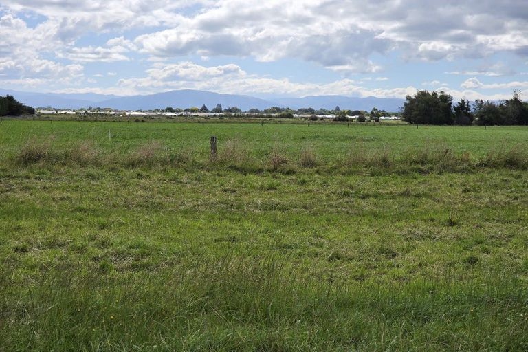 Photo of property in 16 Northbrook Road, Rangiora, 7400