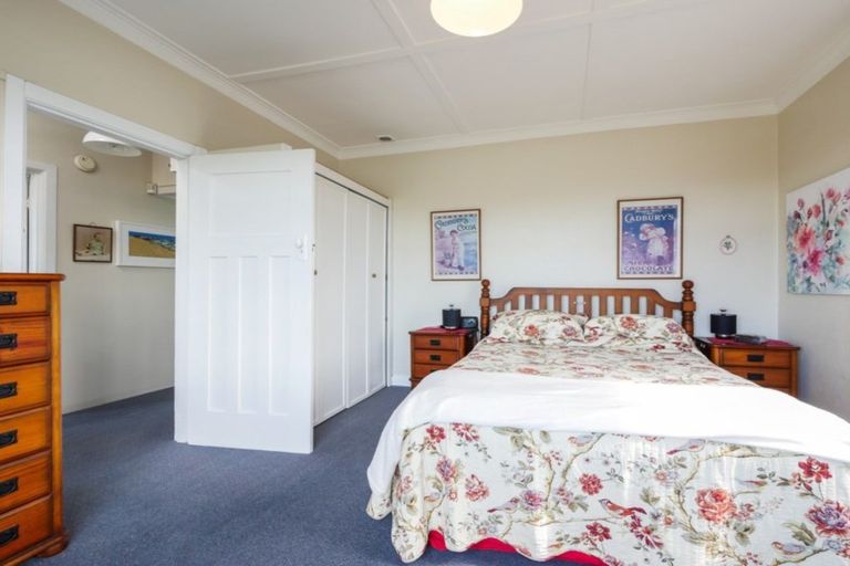 Photo of property in 11 Monowai Road, Ravensbourne, Dunedin, 9022