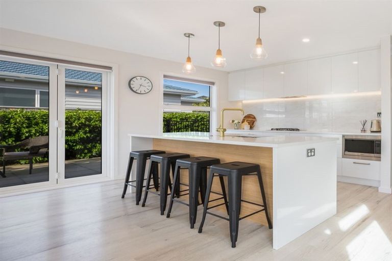 Photo of property in 14 Ken Douglas Drive, Aotea, Porirua, 5024