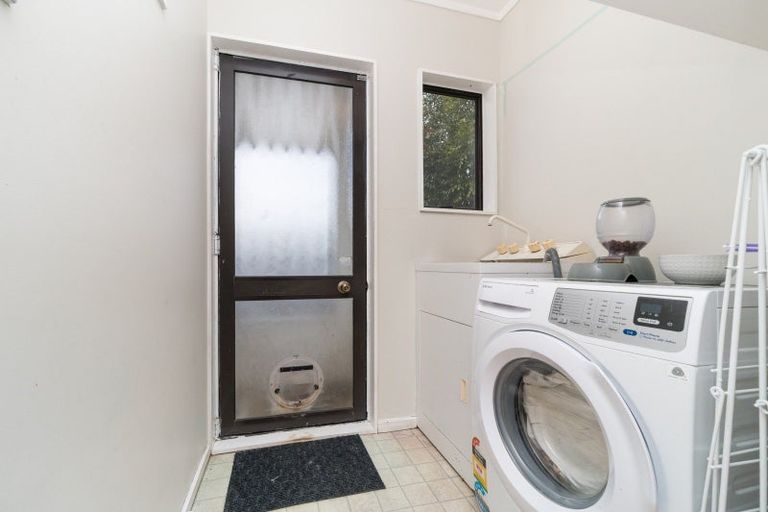 Photo of property in 99 Hillcrest Drive, Kelvin Grove, Palmerston North, 4414