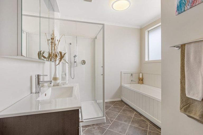 Photo of property in 53a Lismore Street, Merrilands, New Plymouth, 4312