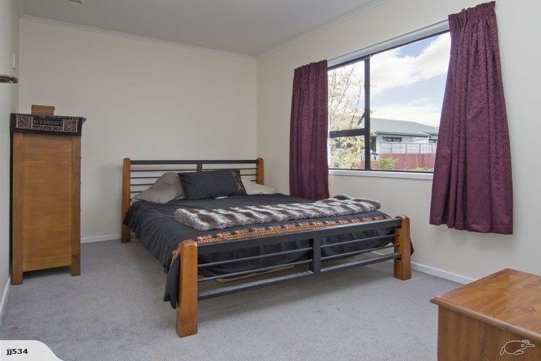 Photo of property in 1024 Great North Road, Point Chevalier, Auckland, 1022