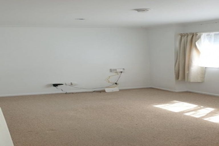 Photo of property in 2/149 Colwill Road, Massey, Auckland, 0614