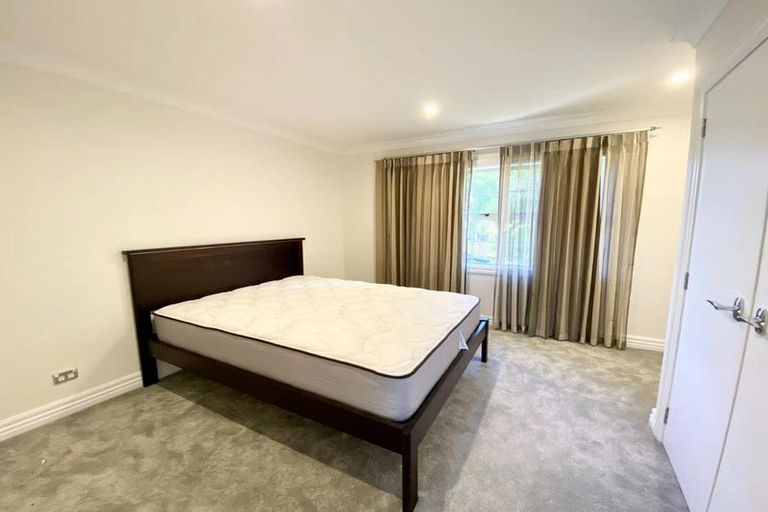 Photo of property in 2/36 Greenvalley Rise, Glenfield, Auckland, 0629