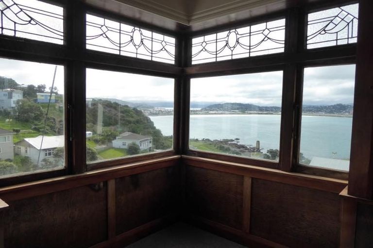 Photo of property in 9 Hungerford Road, Lyall Bay, Wellington, 6022