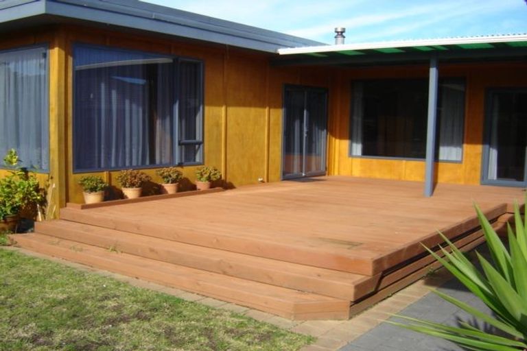 Photo of property in 9 Hohiria Street, Waikanae Beach, Waikanae, 5036