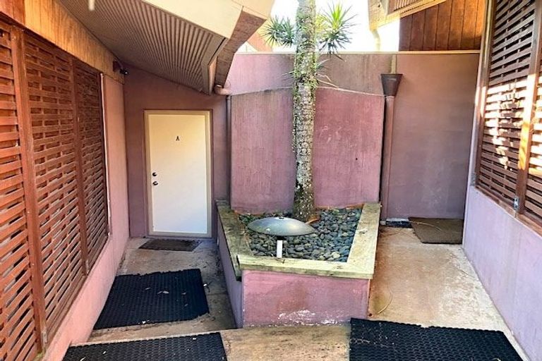 Photo of property in 24 Carnmore Place, Torbay, Auckland, 0630