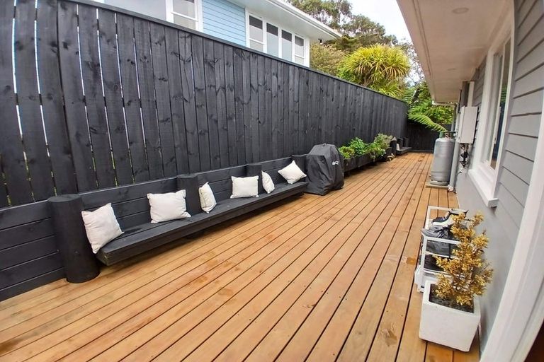 Photo of property in 5 Beazley Avenue, Paparangi, Wellington, 6037