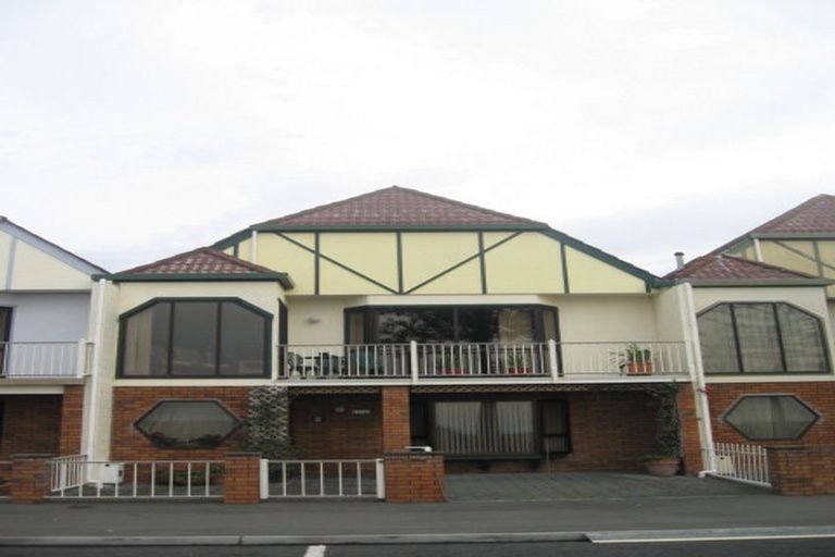 Photo of property in 421 Marine Parade, Napier South, Napier, 4110