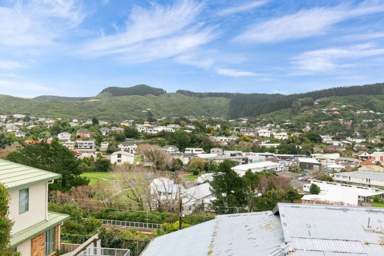 Photo of property in 17a Tawa Terrace, Tawa, Wellington, 5028