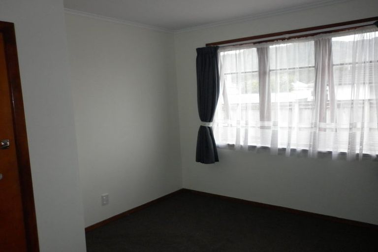 Photo of property in 43 Totara Park Road, Clouston Park, Upper Hutt, 5018