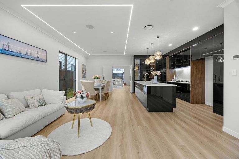 Photo of property in 39 Park Green Avenue, Rosehill, Papakura, 2113