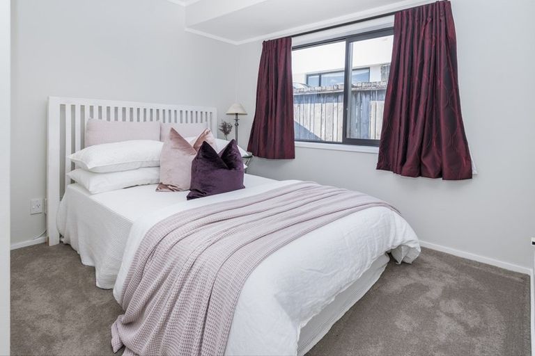 Photo of property in 50 Loloma Drive, Half Moon Bay, Auckland, 2012