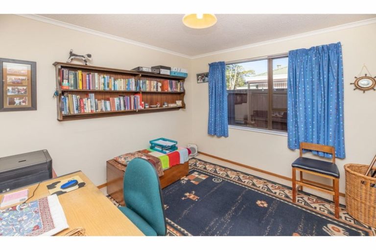 Photo of property in 2/9a Kingham Place, Avonhead, Christchurch, 8042