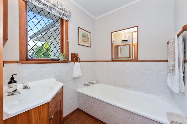 Photo of property in 103 Beerescourt Road, Beerescourt, Hamilton, 3200