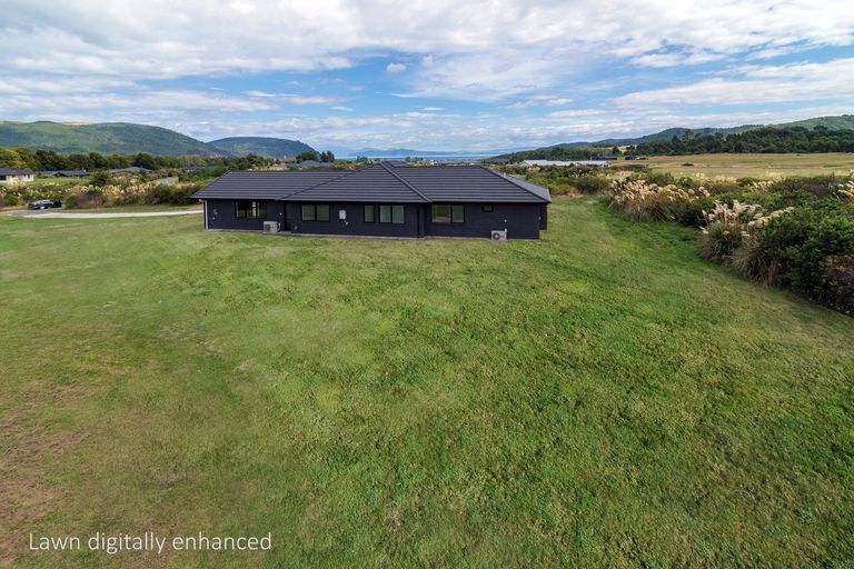 Photo of property in 22 Lacebark Drive, Kinloch, Taupo, 3377