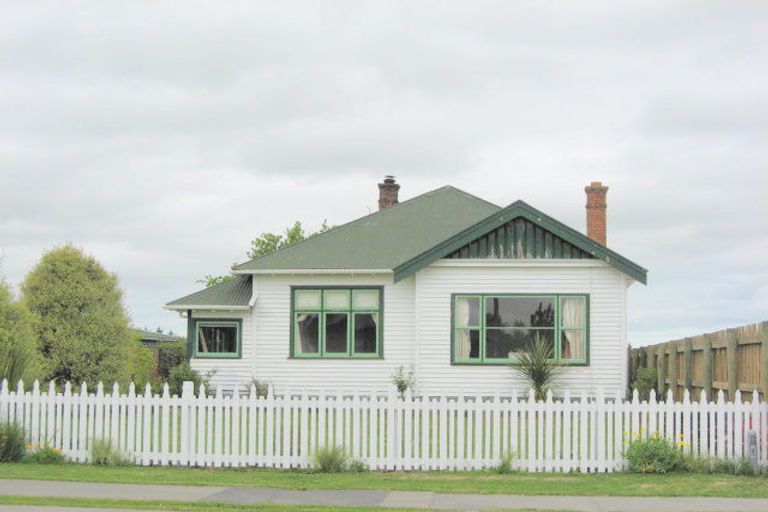 Photo of property in 56 East Belt, Rangiora, 7400