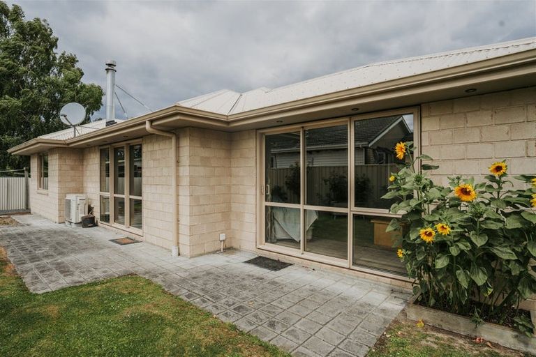 Photo of property in 19 Burns Street, Milton, 9220