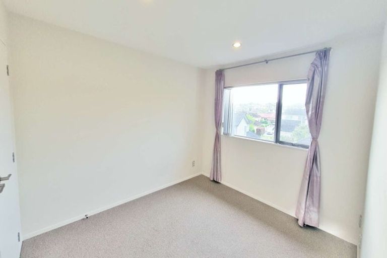 Photo of property in 7 Andy Crescent, Flat Bush, Auckland, 2016