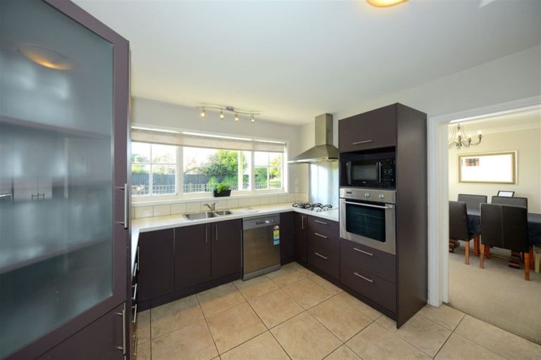 Photo of property in 11 Hillcrest Place, Avonhead, Christchurch, 8042