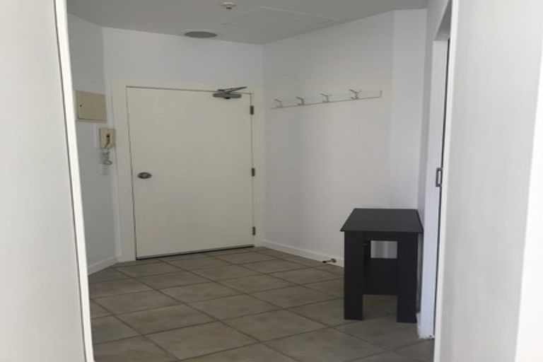 Photo of property in Terrace Tower Apartments, 4f/126 The Terrace, Wellington Central, Wellington, 6011