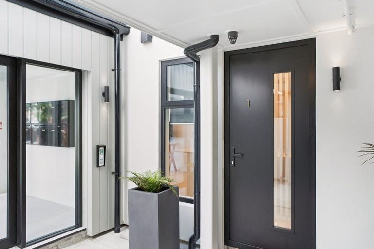 Photo of property in 1/200 Knights Road, Hutt Central, Lower Hutt, 5011