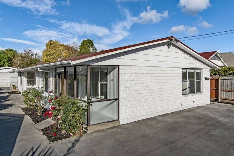 Photo of property in 1/86 Avonhead Road, Avonhead, Christchurch, 8042