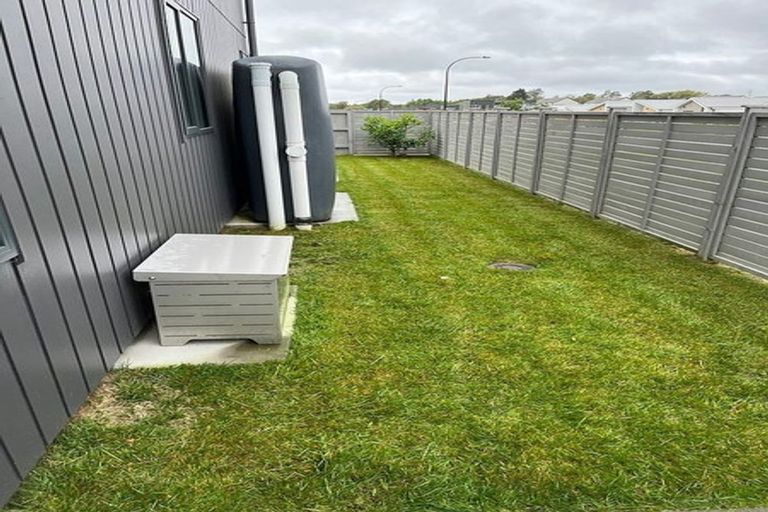 Photo of property in 11 Ngakoro Road, Karaka, Papakura, 2113